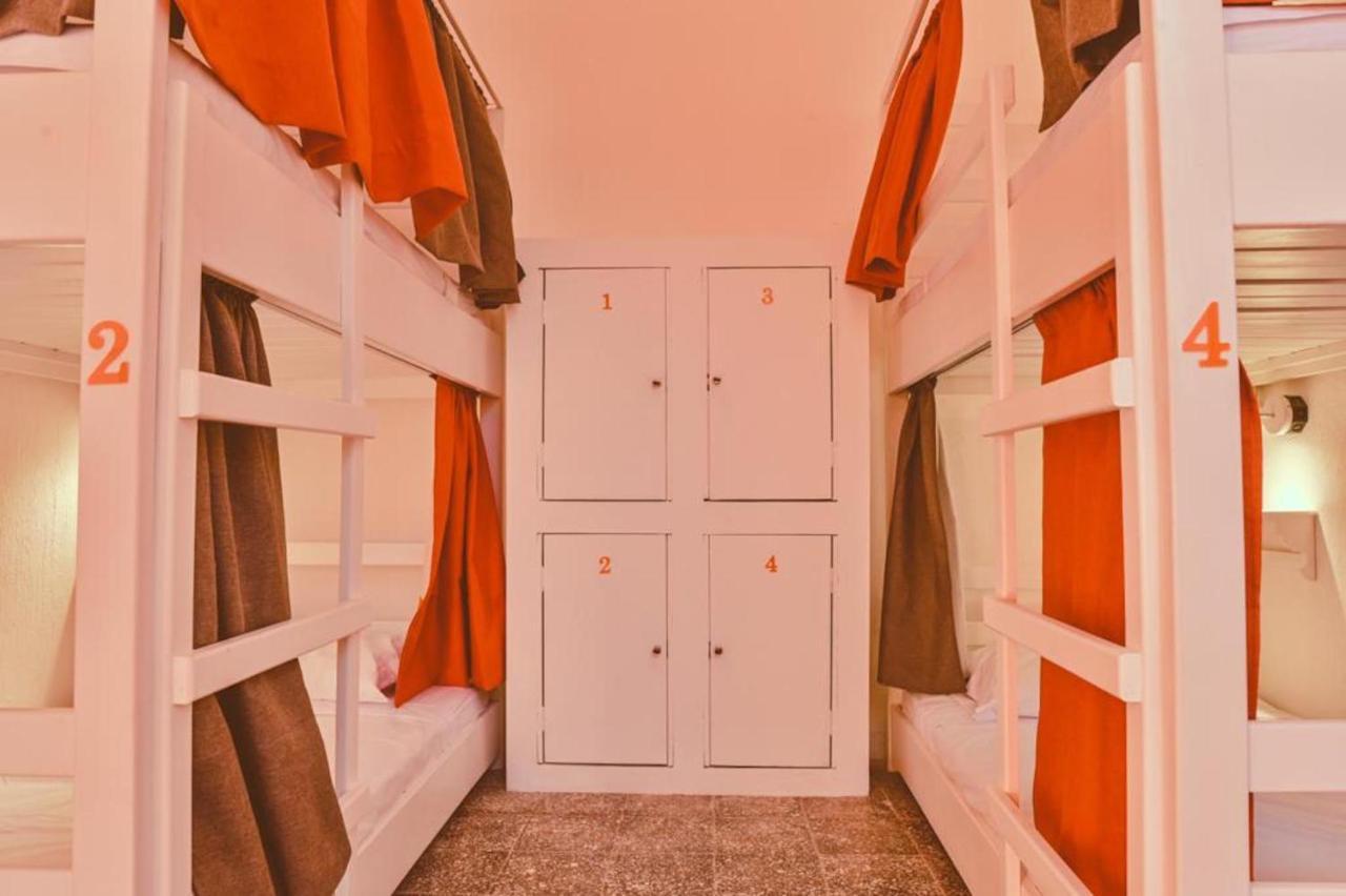 Macarena Hostel Флорес Екстериор снимка